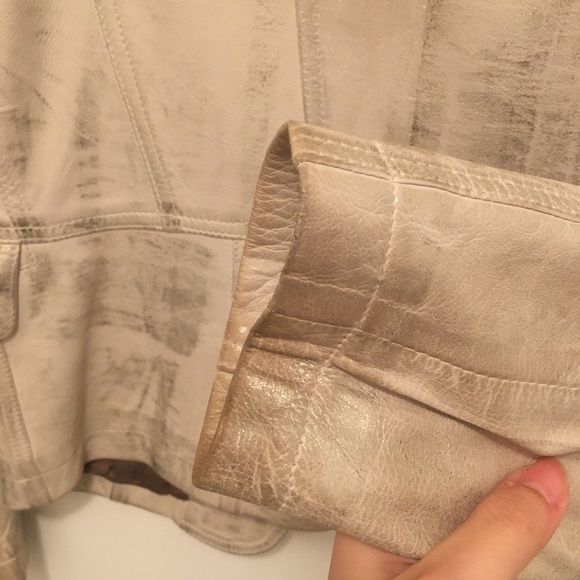 DKNY 100% leather jacket rare find! Made in Italy - Picture 9 of 12